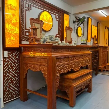Bàn Thờ Gia Tiên Gỗ Hương Đẹp Nhất Tâm - BD1005