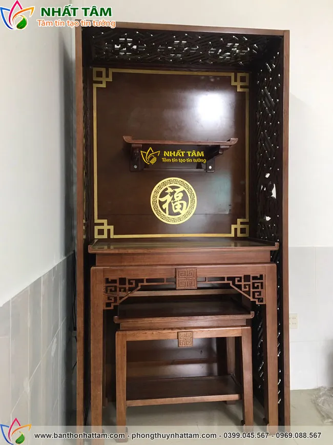 Bàn Thờ Chung Cư Hiện Đại Màu Nâu Gỗ Đẹp - BD1022
