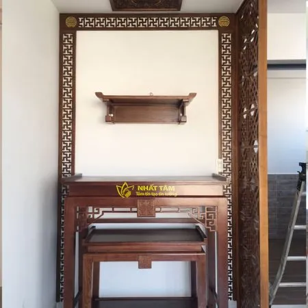 Bàn Thờ Chung Cư Hiện Đại Màu Nâu Gỗ Đẹp - BD1022