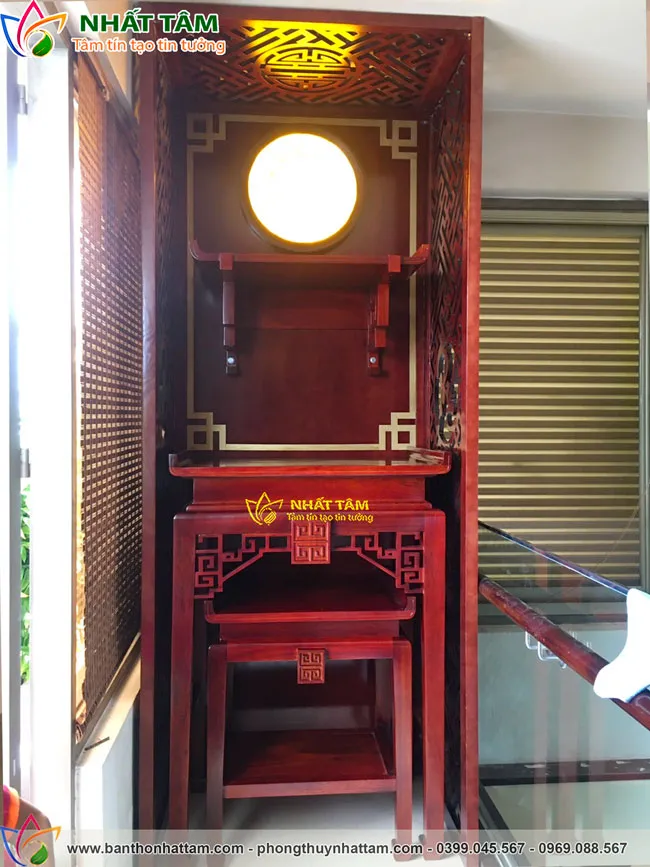 Bàn Thờ Chung Cư Hiện Đại Màu Nâu Gỗ Đẹp - BD1022