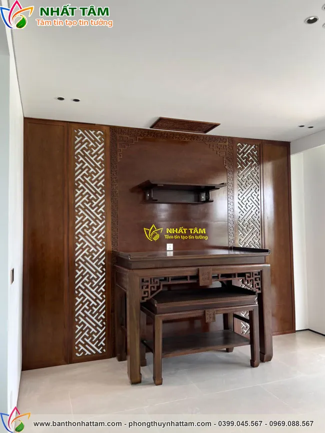 Bàn Thờ Chung Cư Hiện Đại Màu Nâu Gỗ Đẹp - BD1022