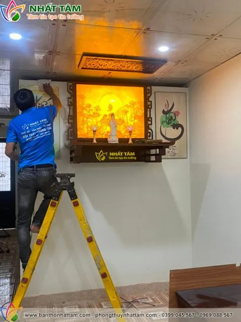 Bàn thờ Phật treo tường và tranh trúc chỉ - BTT5003