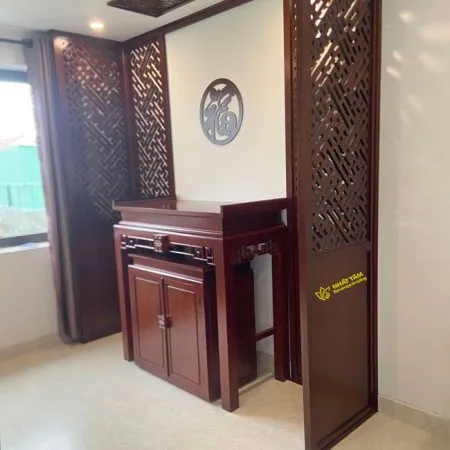 Bàn thờ đứng đơn giản và hiện đại - BD1032